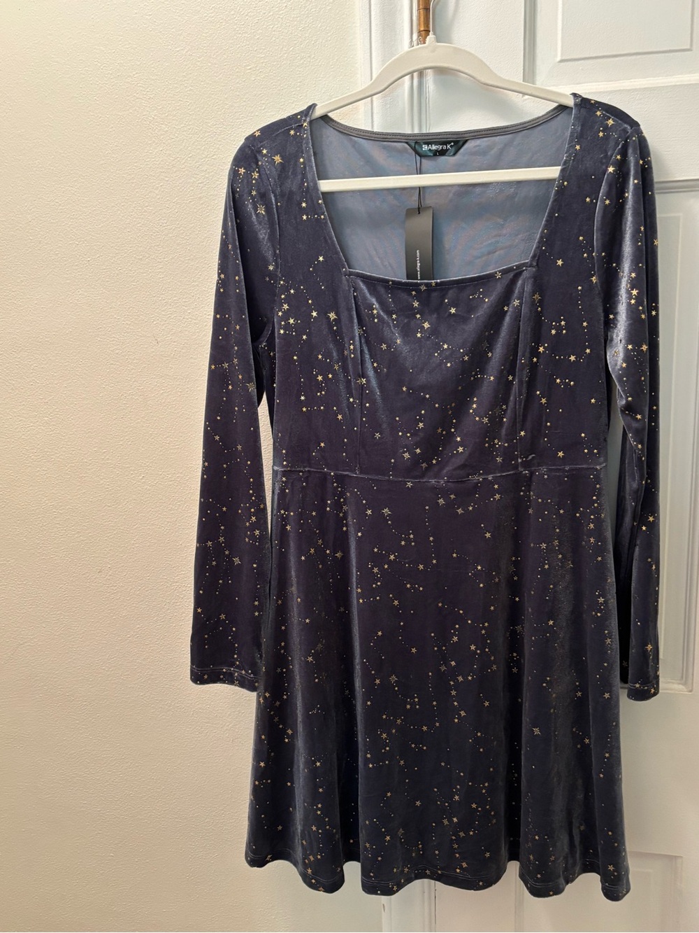 Allegra K Grey Velvet Gold Star Long-Sleeve Fit & Flare Dress
Size Large